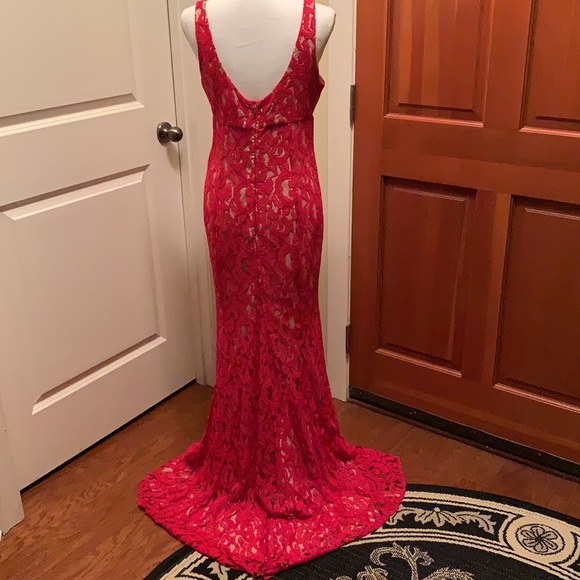 Red lace formal gown - Picture 3 of 6